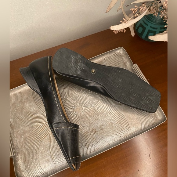 Juno New York flats with geometric stitch detail - Picture 4 of 7